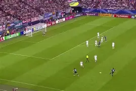 乐鱼体育-巴萨战胜强敌,梅西进球遥遥领先